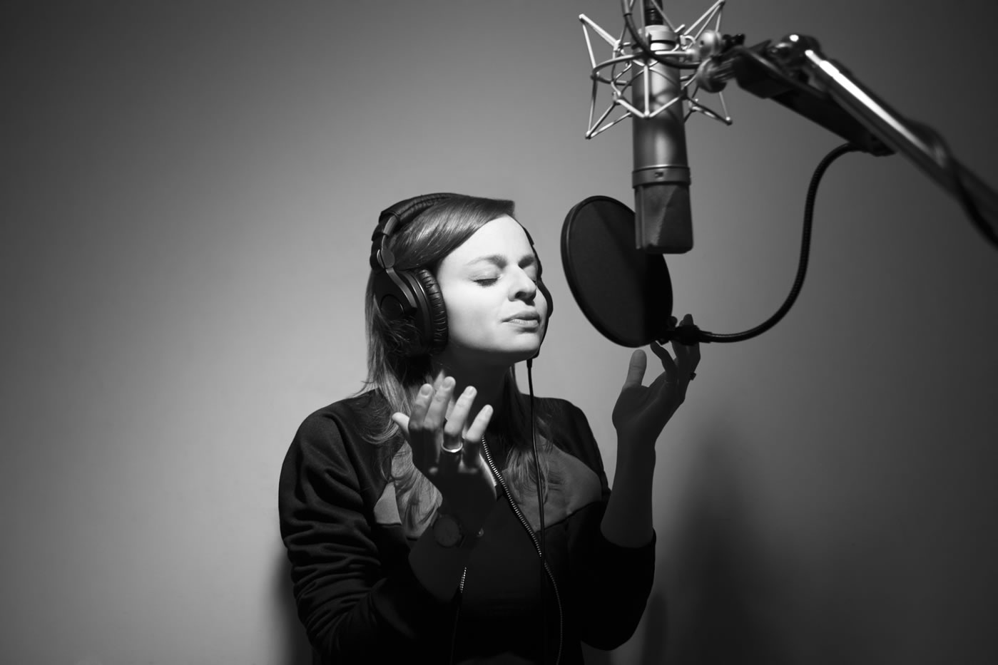 Jen Fellman singing in Studio